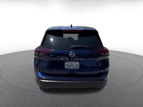 Used 2025 Nissan Rogue SV FWD image 10