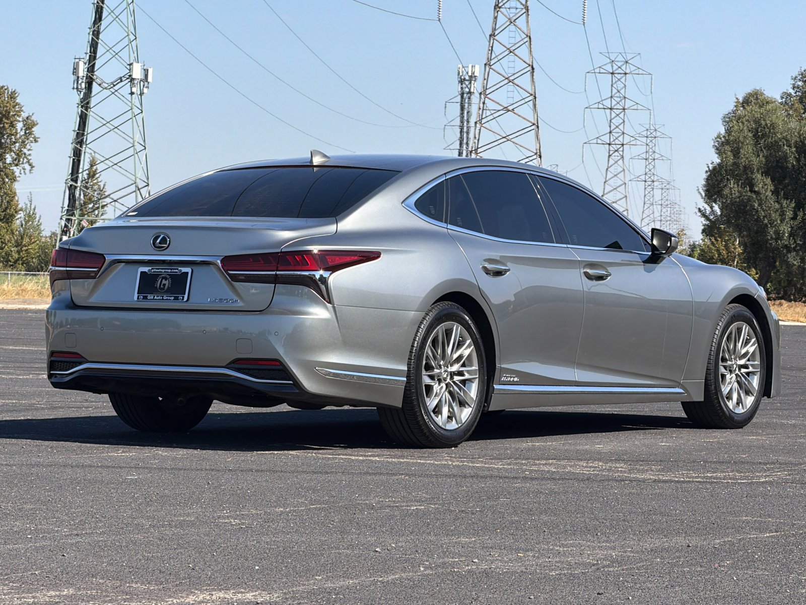 Used 2018 Lexus LS 500h w/ Interior Upgrade Package RWD image 4