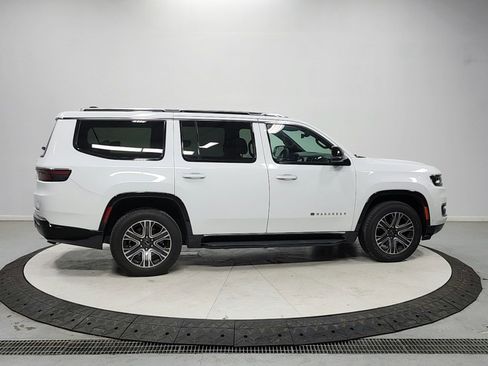 Used 2025 Jeep Wagoneer 2WD image 8
