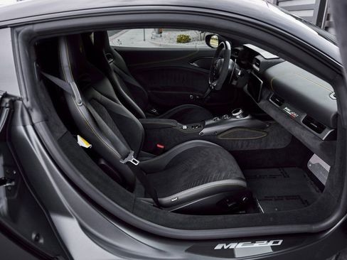 Used 2024 Maserati MC20 Coupe image 38