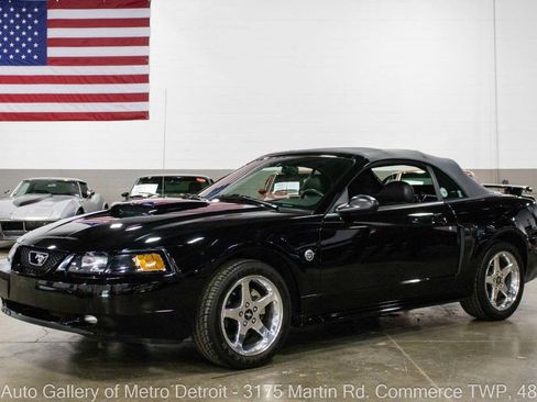 Used 2004 Ford Mustang GT RWD image 3