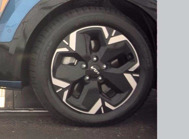 Certified 2023 Kia Niro Wave FWD image 20