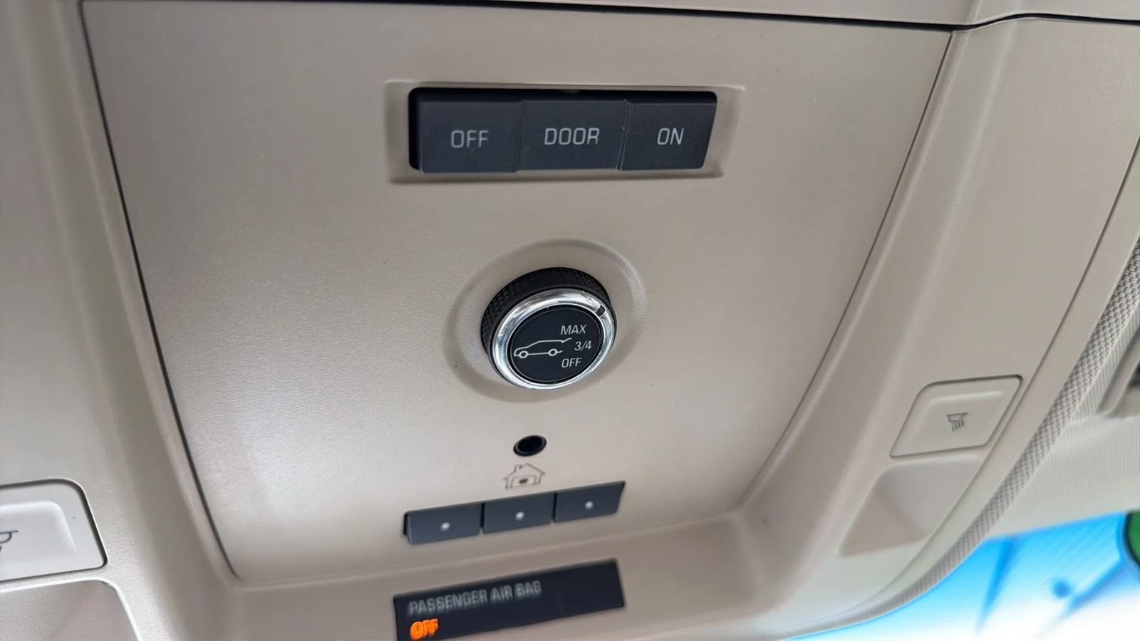 Used 2015 GMC Yukon Denali RWD image 28