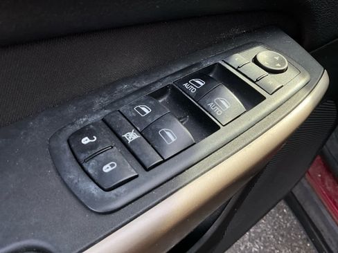 Used 2017 Jeep Cherokee Latitude image 19