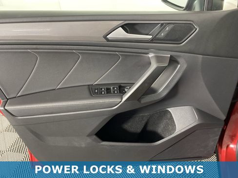 Used 2022 Volkswagen Tiguan SE image 14