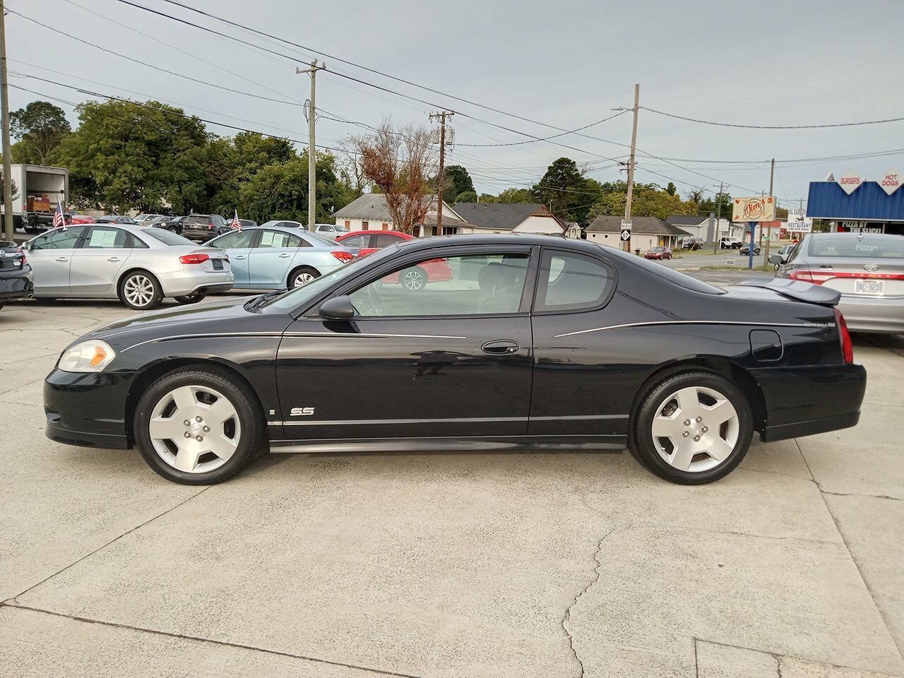 Used 2007 Chevrolet Monte Carlo SS w/ Silver Rally Stripe Package FWD image 4