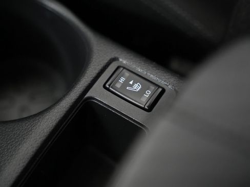 Used 2020 Nissan Rogue SV FWD image 27