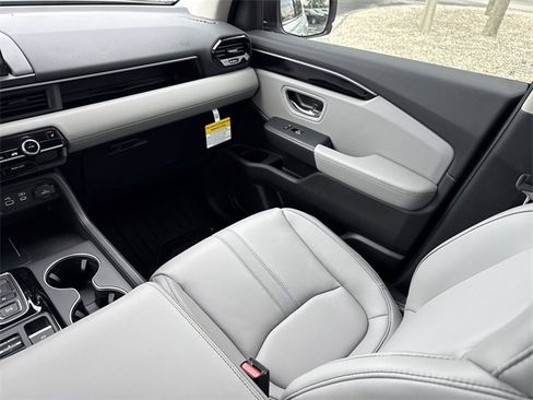 New 2025 Honda Pilot Touring image 26