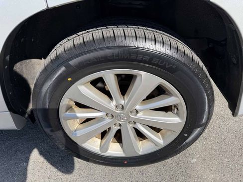 Used 2013 Toyota Highlander Limited AWD/4WD image 31