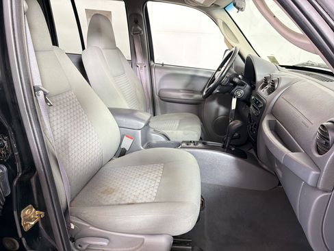 Used 2007 Jeep Liberty Sport AWD/4WD image 27