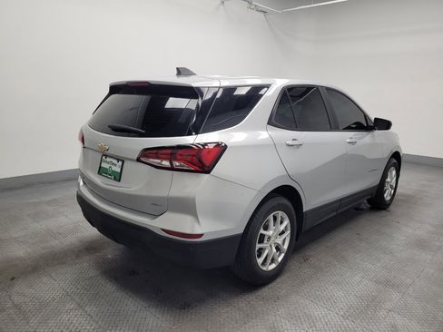 Used 2022 Chevrolet Equinox LS AWD/4WD image 9