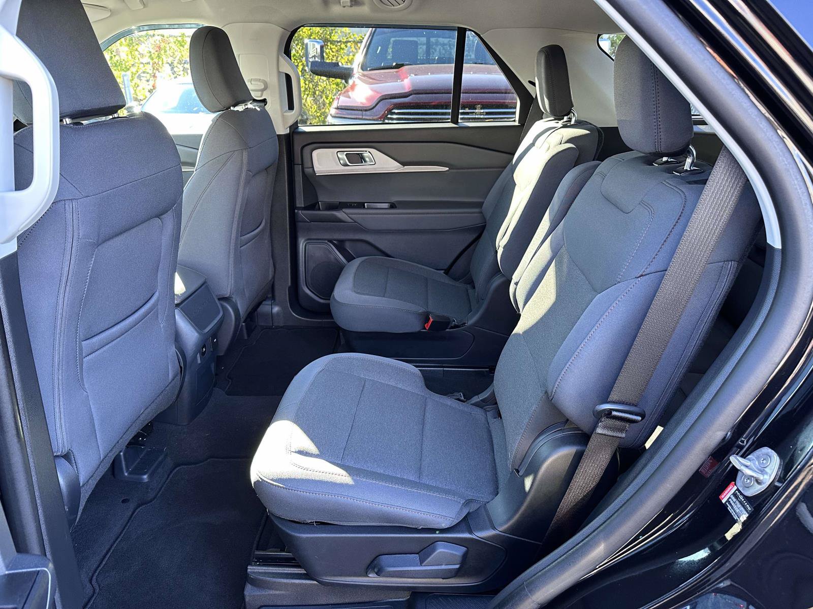 Used 2026 Ford Explorer Active AWD/4WD image 13