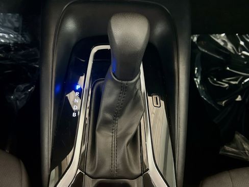 Used 2022 Toyota Corolla LE FWD image 12
