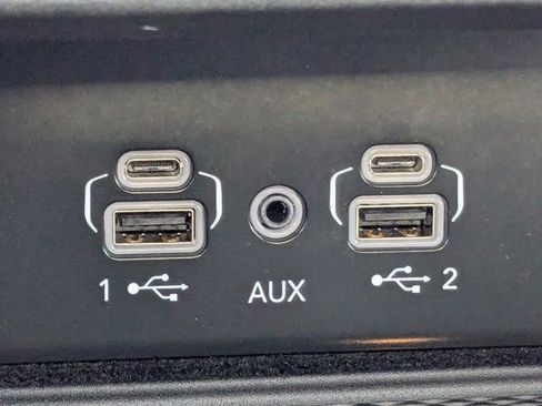 Used 2022 Jeep Grand Cherokee Summit w/ Luxury Tech Group V image 24