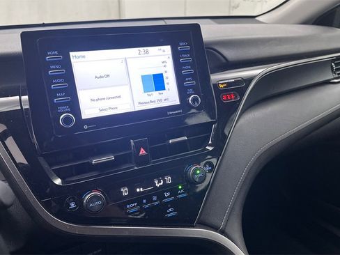Used 2022 Toyota Camry SE image 8