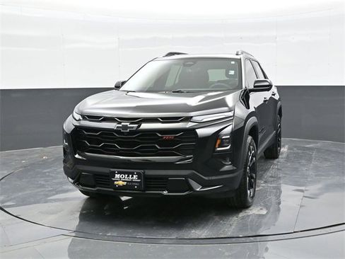 Used 2025 Chevrolet Equinox RS w/ Safety and Technology Package image 2