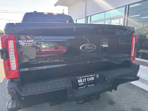 Used 2024 Ford F250 Lariat w/ Lariat Ultimate Package image 3