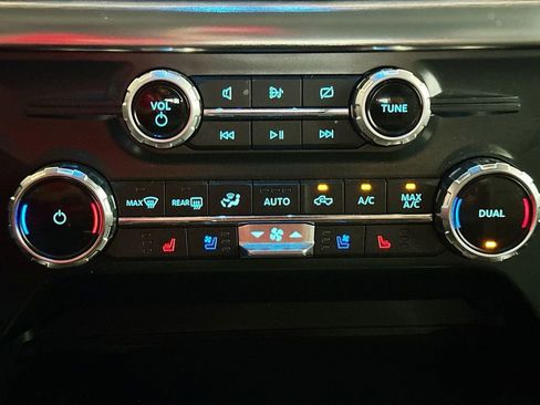 Used 2022 Ford F150 Lariat w/ Equipment Group 501A Mid image 19