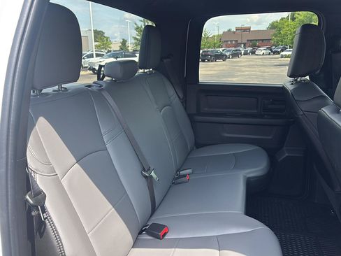 Used 2024 RAM 3500 Tradesman w/ Chrome Appearance Group AWD/4WD image 17