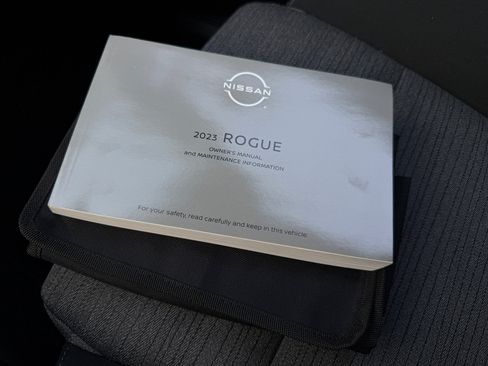 Used 2023 Nissan Rogue SV image 28