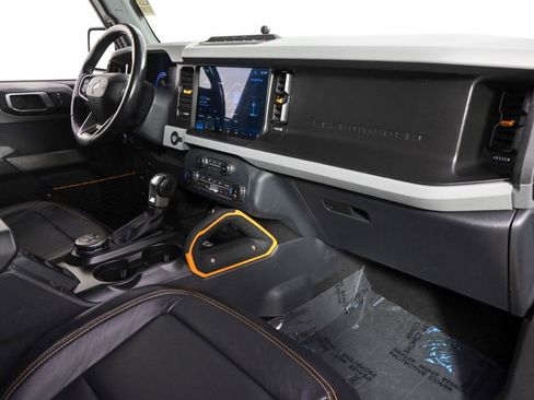 Used 2022 Ford Bronco Badlands image 15