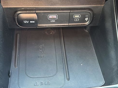 Used 2024 Kia Telluride AWD image 21