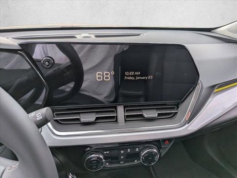 New 2026 Chevrolet Trax LT w/ Driver Confidence Package image 12