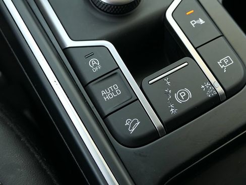 Used 2025 Kia Sorento S FWD image 22