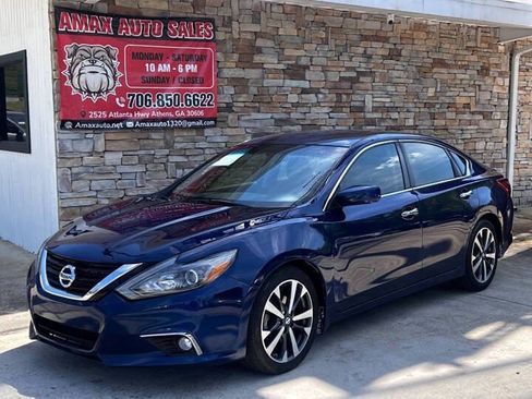 Used 2017 Nissan Altima 2.5 SR FWD image 2
