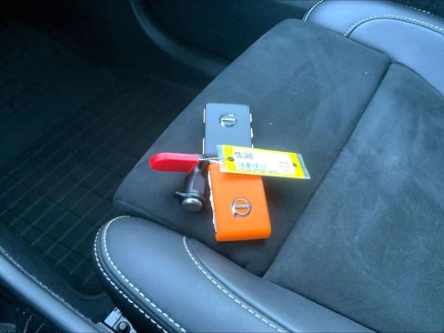 Used 2021 Volvo XC40 T5 R-Design w/ Advanced Package image 14