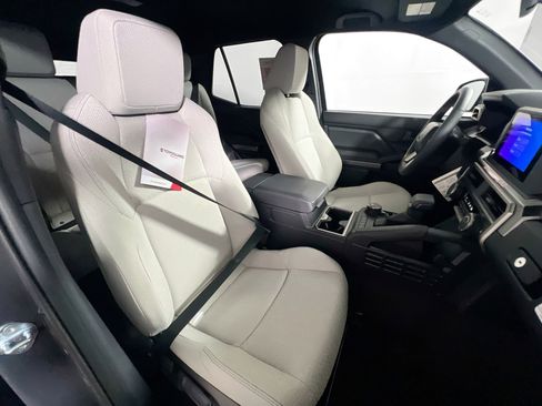 New 2026 Toyota 4Runner SR5 AWD/4WD image 31