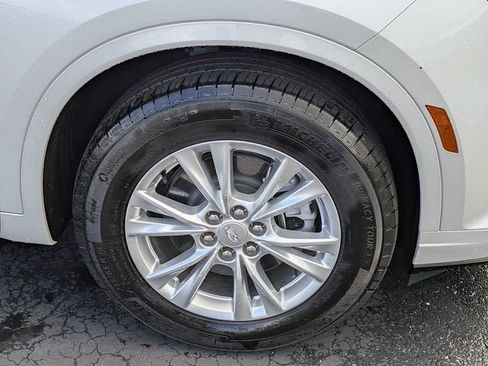 New 2025 Cadillac XT6 Luxury image 11