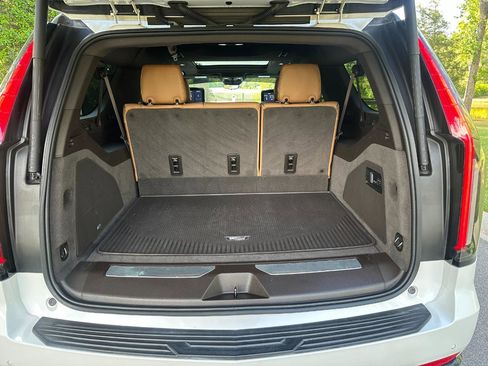 Used 2021 Cadillac Escalade ESV Sport w/ Driver Assist Tech Package image 43