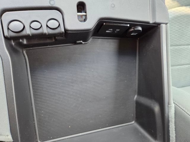 Used 2016 RAM 1500 Classic SLT AWD/4WD image 24