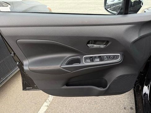 New 2025 Nissan Versa SR w/ Trunk Package image 18