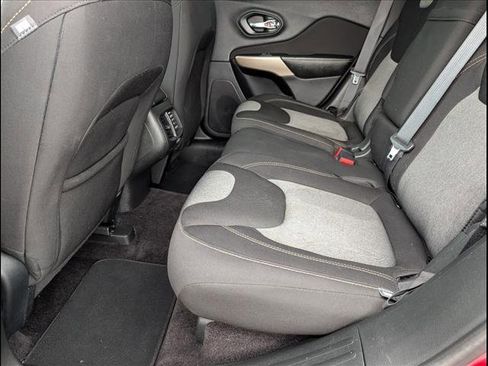 Used 2017 Jeep Cherokee Sport w/ Cold Weather Group image 13