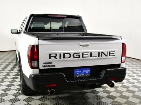Used 2025 Honda Ridgeline Black Edition image 7