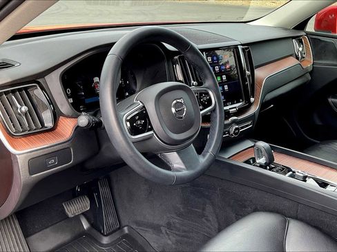 Used 2023 Volvo XC60 B5 Plus w/ Climate Package image 17