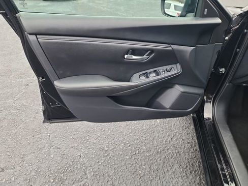 Used 2024 Nissan Sentra SV image 9