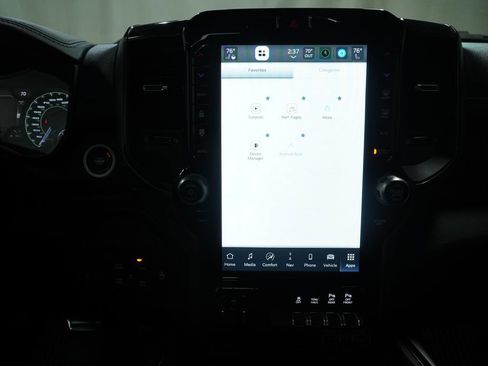 Used 2022 RAM 1500 Laramie AWD/4WD image 17