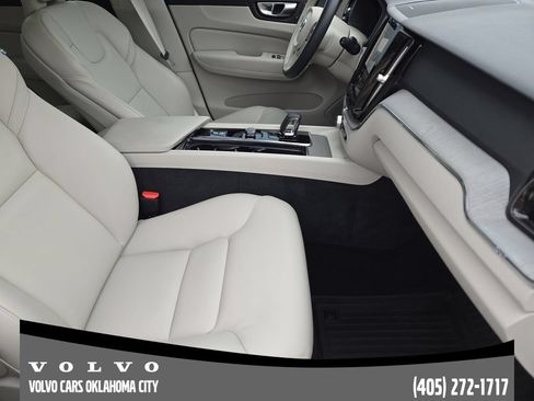 Certified 2023 Volvo XC60 B5 Plus w/ Climate Package FWD image 11