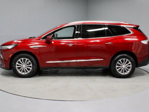Used 2024 Buick Enclave Premium image 9