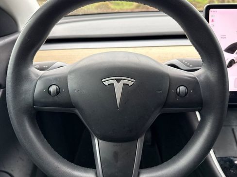 Used 2020 Tesla Model Y Long Range image 34