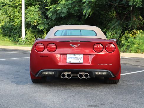 Used 2007 Chevrolet Corvette Convertible w/ Preferred Equipment Group RWD image 9
