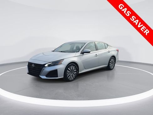 Used 2023 Nissan Altima 2.5 SV FWD image 4