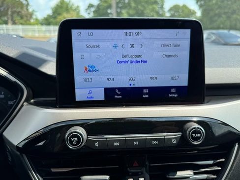 Used 2020 Ford Escape SE FWD image 19