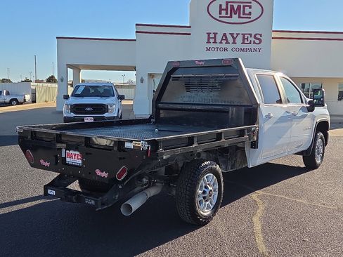 Used 2024 Chevrolet Silverado 2500 LT w/ Convenience Package image 4