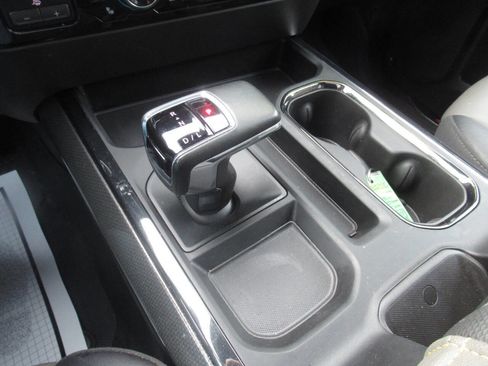 Used 2024 Chevrolet Silverado 1500 ZR2 w/ Technology Package image 36