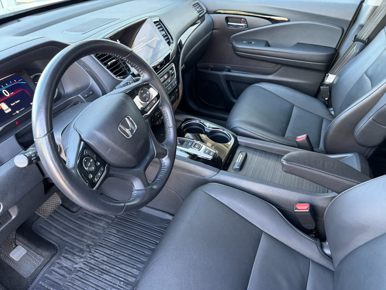 Used 2022 Honda Pilot Touring image 11