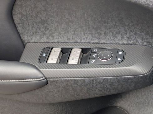 Used 2024 Mitsubishi Outlander SE image 15